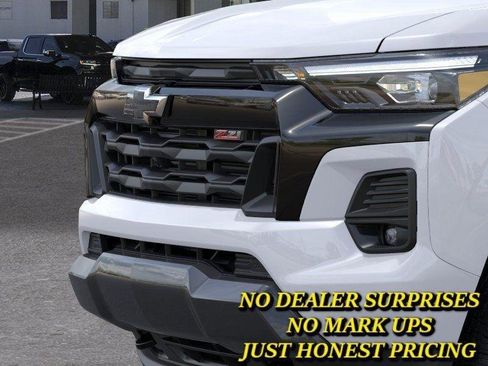 New 2026 Chevrolet Colorado Z71 w/ Midnight Edition AWD/4WD image 13