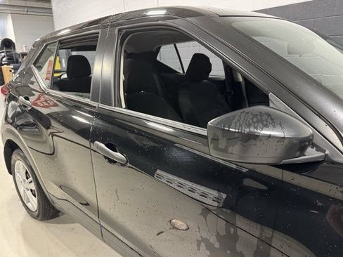 Used 2024 Nissan Kicks S FWD image 5