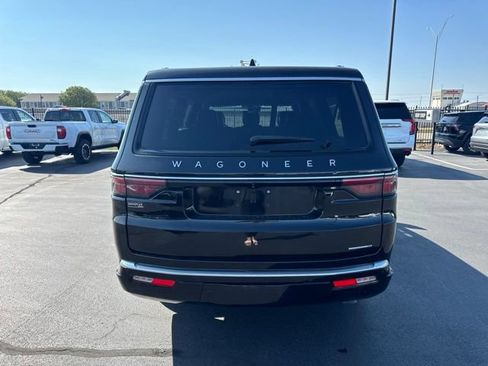 Used 2024 Jeep Wagoneer L Series II w/ Flexible Seating Group AWD/4WD image 4