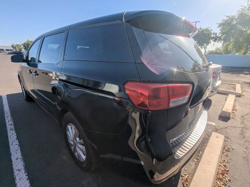 Used 2018 Kia Sedona LX FWD image 6