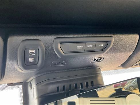 Used 2022 Jeep Wrangler Unlimited Rubicon w/ Cold Weather Group AWD/4WD image 48