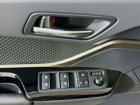 Certified 2019 Toyota C-HR XLE FWD image 21