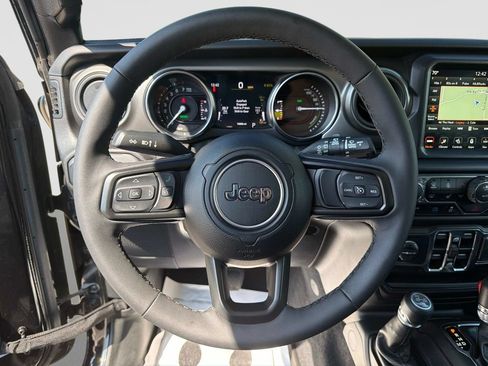 Used 2023 Jeep Wrangler Unlimited w/ Cold Weather Group AWD/4WD image 30