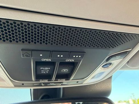 Used 2016 Honda Pilot Elite image 13