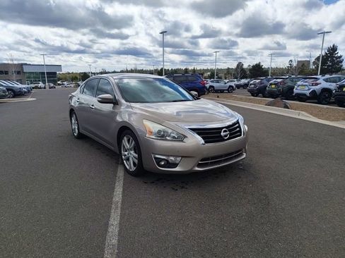 Used 2015 Nissan Altima 3.5 SL image 1