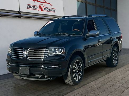 Used 2015 Lincoln Navigator 4WD image 5