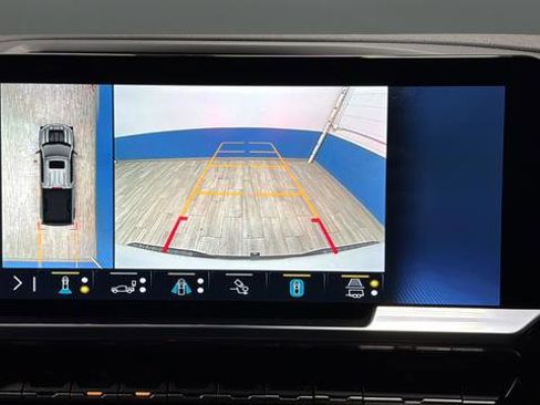 Used 2022 Chevrolet Silverado 1500 LT Trail Boss w/ LT Trail Boss Premium Package AWD/4WD image 13