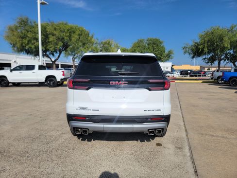 Used 2025 GMC Acadia Elevation image 6