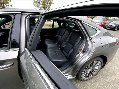 Certified 2023 Lexus LS 500 AWD w/ Interior Upgrade Package image 21