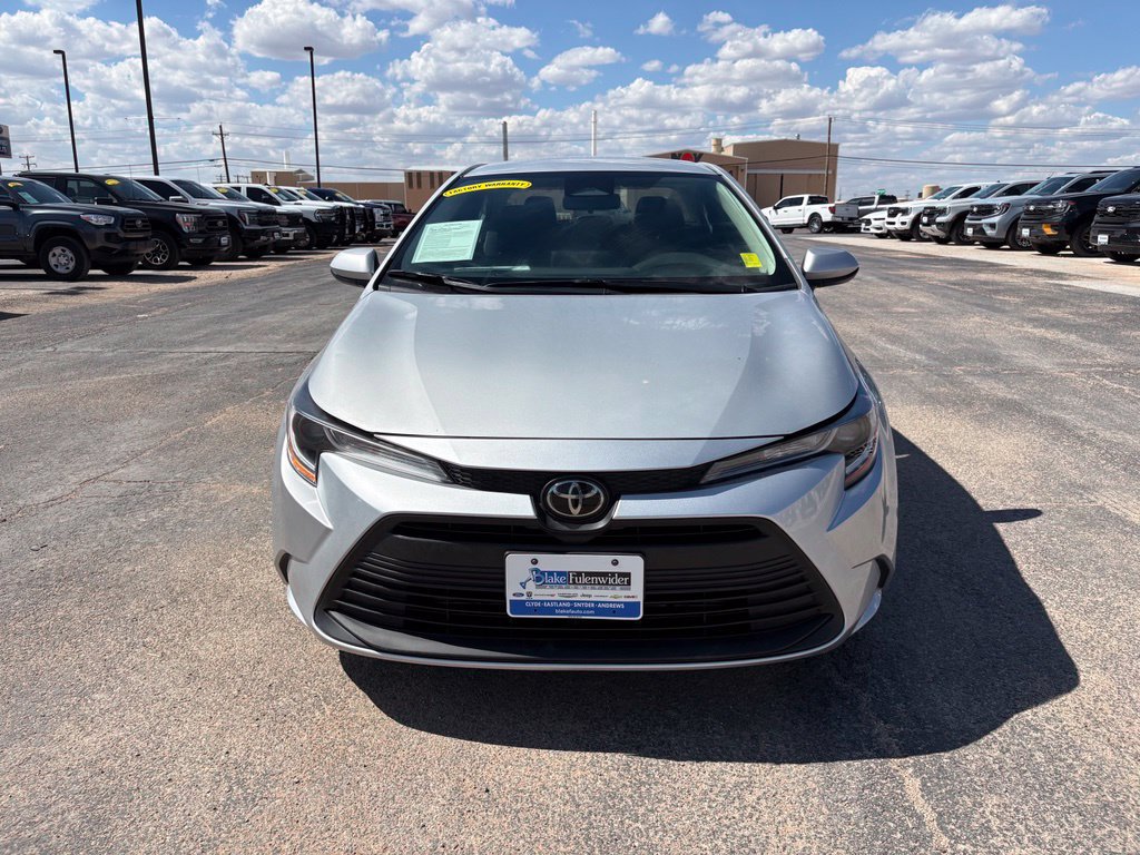 Used 2024 Toyota Corolla LE FWD image 2