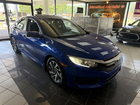 Used 2017 Honda Civic EX image 4