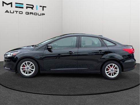 Used 2017 Ford Focus SE FWD image 5