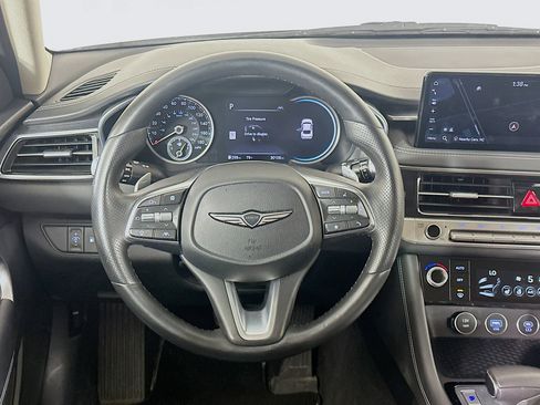Used 2025 Genesis G70 2.5T AWD/4WD image 18
