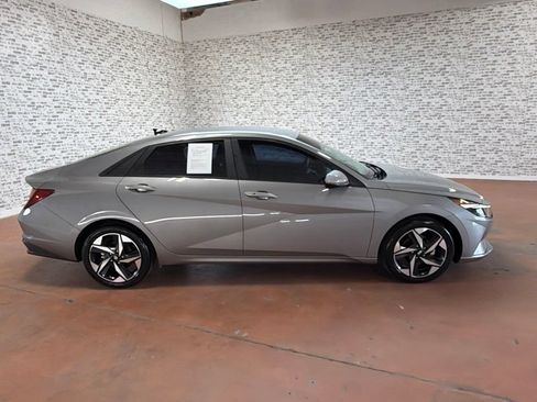 Used 2023 Hyundai Elantra SEL w/ Convenience Package FWD image 8