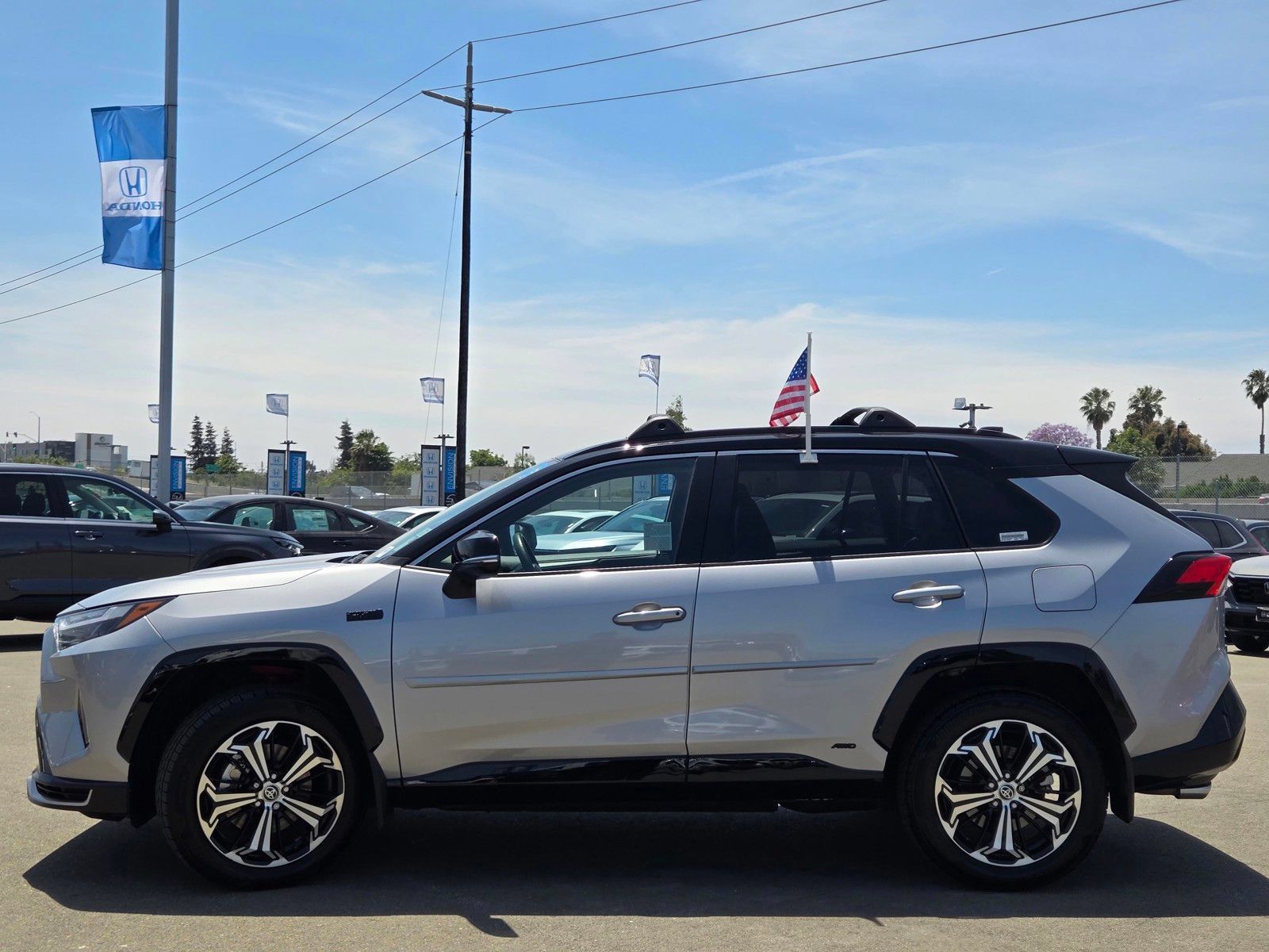 Used 2024 Toyota RAV4 XSE w/ Weather Package AWD/4WD image 4