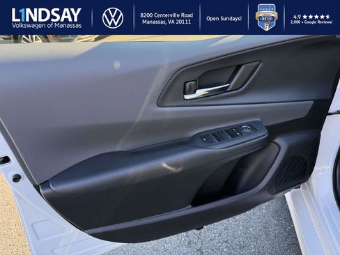 Used 2024 Toyota Prius XLE image 8