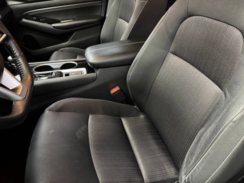 Used 2022 Nissan Altima 2.5 SV w/ SV Premium Package AWD/4WD image 11