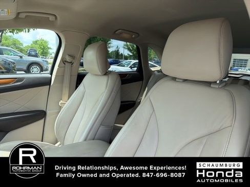 Used 2018 Lincoln MKC Select w/ Select Plus Package AWD/4WD image 12