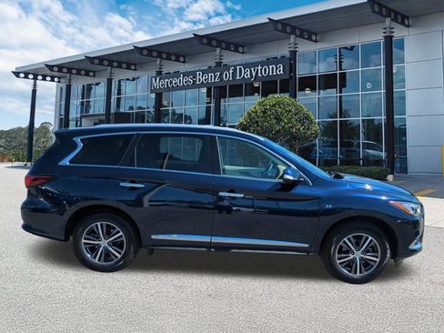 Used 2019 INFINITI QX60 Luxe w/ Essential Package image 3
