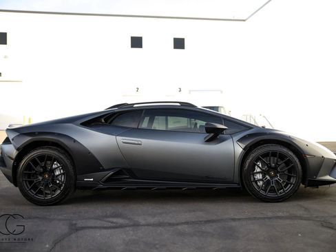 Used 2024 Lamborghini Huracan Sterrato AWD/4WD image 31