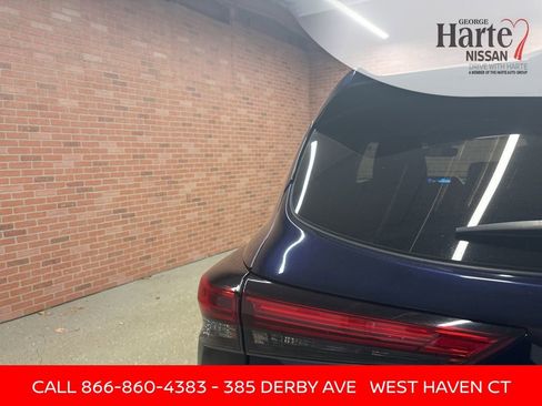 Used 2021 Toyota Highlander XLE image 45