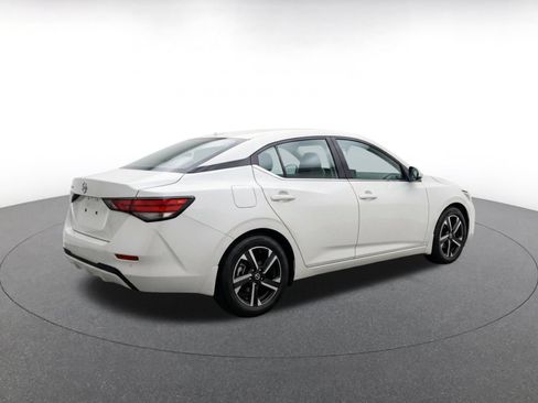 Used 2025 Nissan Sentra SV FWD image 11