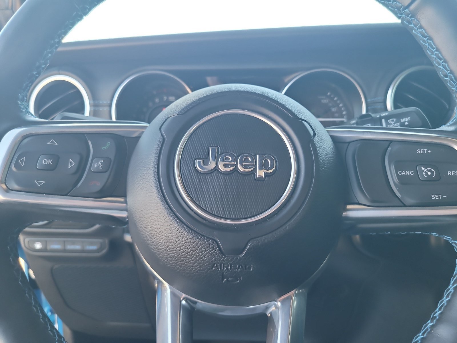 Used 2022 Jeep Wrangler Unlimited Rubicon 4xe w/ Cold Weather Group AWD/4WD image 12