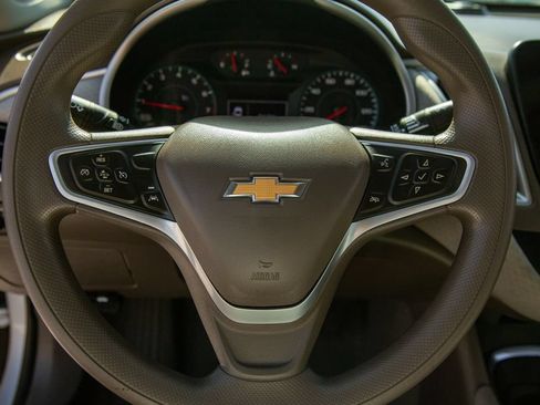 Used 2022 Chevrolet Malibu LS w/ Driver Confidence Package II FWD image 17
