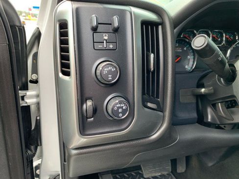 Used 2018 Chevrolet Silverado 1500 LT w/ All Star Edition AWD/4WD image 9