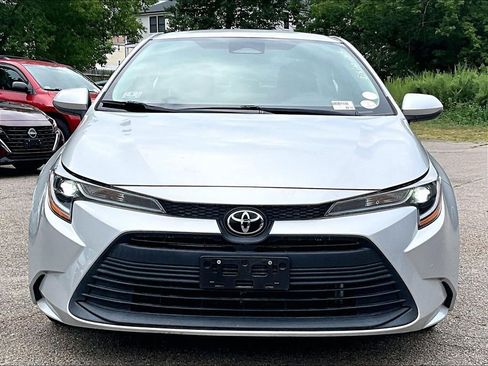 Used 2023 Toyota Corolla LE FWD image 2