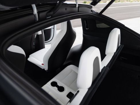 Used 2022 Tesla Model X AWD/4WD image 17