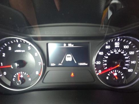Used 2024 Kia Forte LXS w/ LXS Technology Package FWD image 19