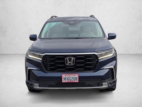Used 2023 Honda Pilot Touring image 2