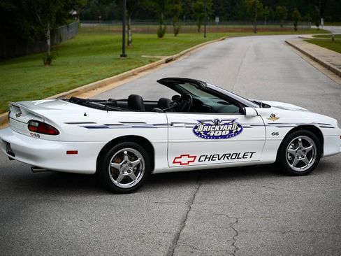 Used 2000 Chevrolet Camaro Z28 w/ SS Performance/Appearance Pkg image 12