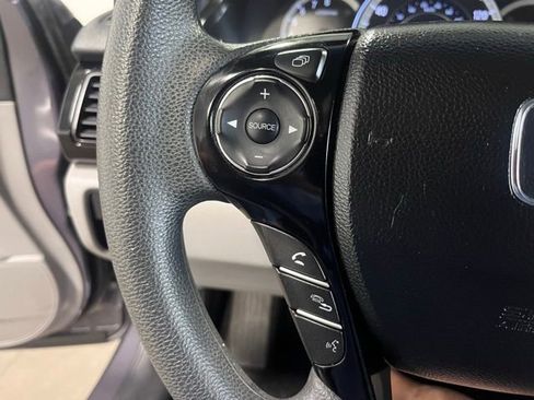 Used 2017 Honda Accord LX image 25