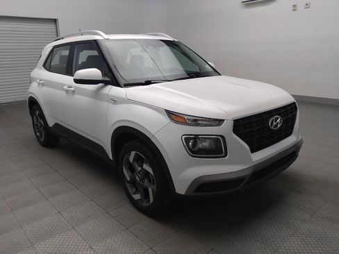 Used 2023 Hyundai Venue SEL w/ Cargo Package image 13