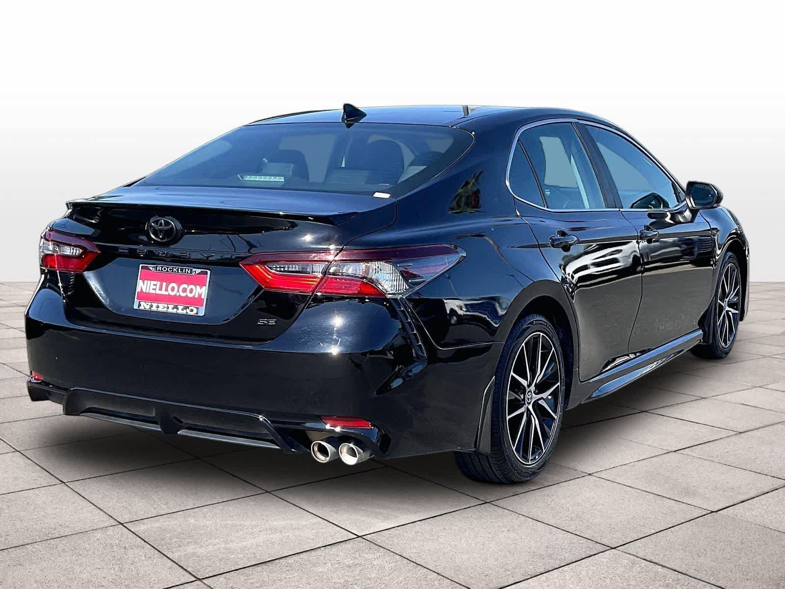 Used 2024 Toyota Camry SE FWD image 15