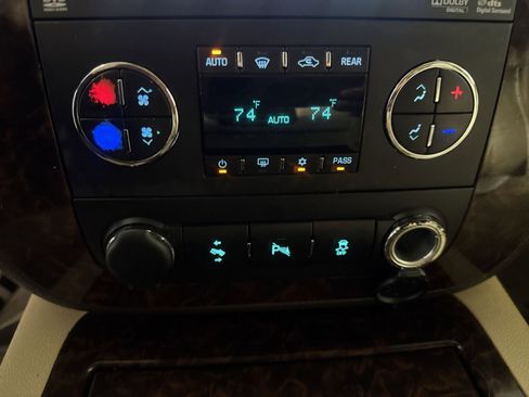 Used 2014 GMC Yukon Denali image 21