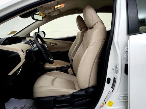 Certified 2019 Toyota Prius XLE image 25