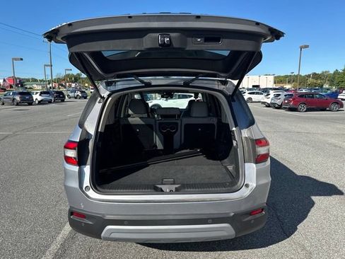 Used 2025 Honda Pilot EX-L image 8