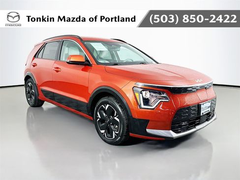 Used 2023 Kia Niro Wind w/ Wind Preserve Package image 1