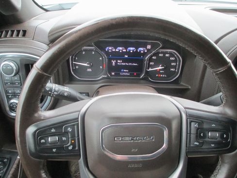 Used 2022 GMC Sierra 3500 Denali w/ Denali Ultimate Package image 32