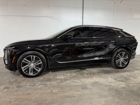 Certified 2024 Cadillac Lyriq Luxury RWD image 2