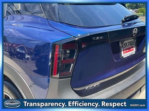 Certified 2025 Nissan Kicks SV AWD/4WD image 11