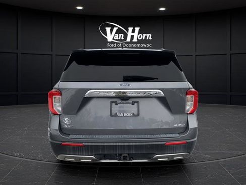 Used 2022 Ford Explorer XLT w/ Equipment Group 202A image 12