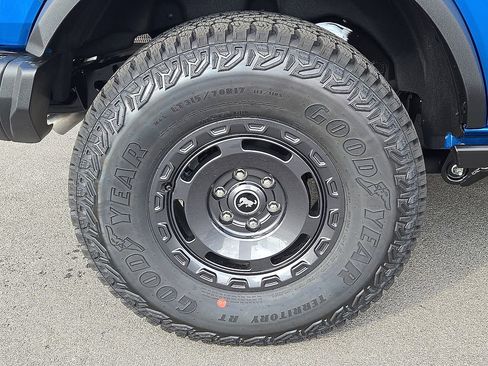 New 2025 Ford Bronco Big Bend w/ Black Diamond Package image 7