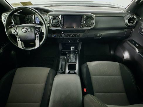 Used 2022 Toyota Tacoma TRD Sport AWD/4WD image 10