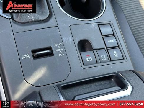 Used 2023 Toyota Highlander LE FWD image 38