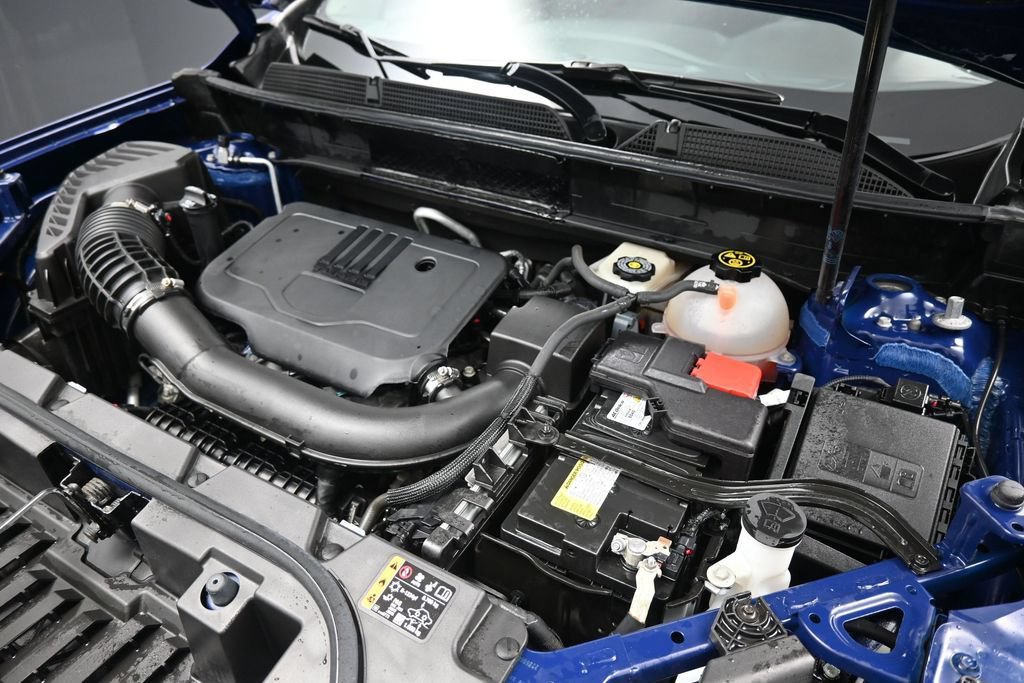 Used 2023 GMC Acadia SLE w/ Driver Convenience Package FWD image 14