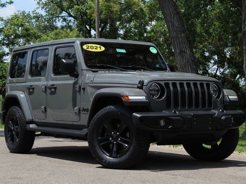 Used 2021 Jeep Wrangler Unlimited Sahara AWD/4WD image 1